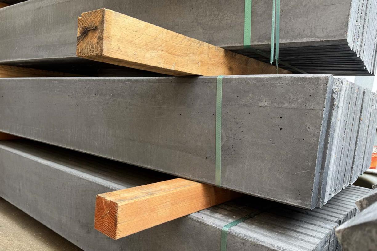 Beton onderplaat antraciet 2 zijde glad, afgerond 3,5x24x184 cm